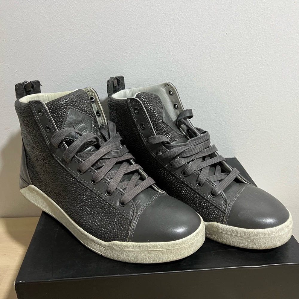 Diesel Diamond Castlerock sneakers US size 9, grey - Picture 8 of 9